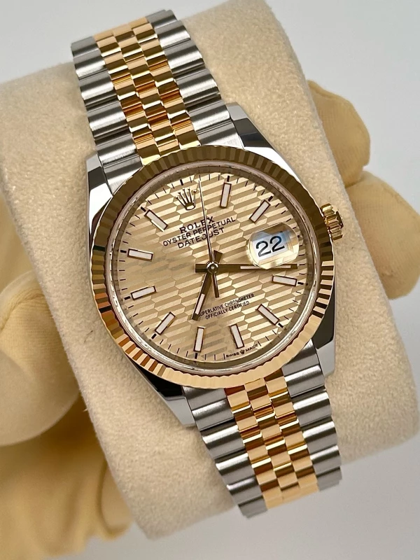 Rolex 36 mm, Oystersteel and yellow gold 126233-0039 3