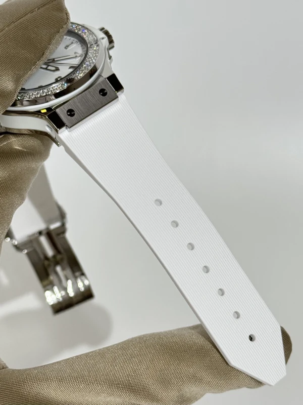 Hublot Steel White Diamonds 38 mm 361.SE.2010.RW.1104 4