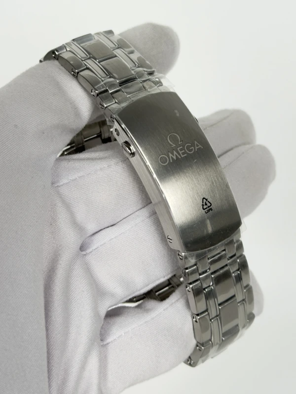 Omega Diver 300M Omega Co‑Axial Master Chronometer 42 mm 210.30.42.20.01.001 4