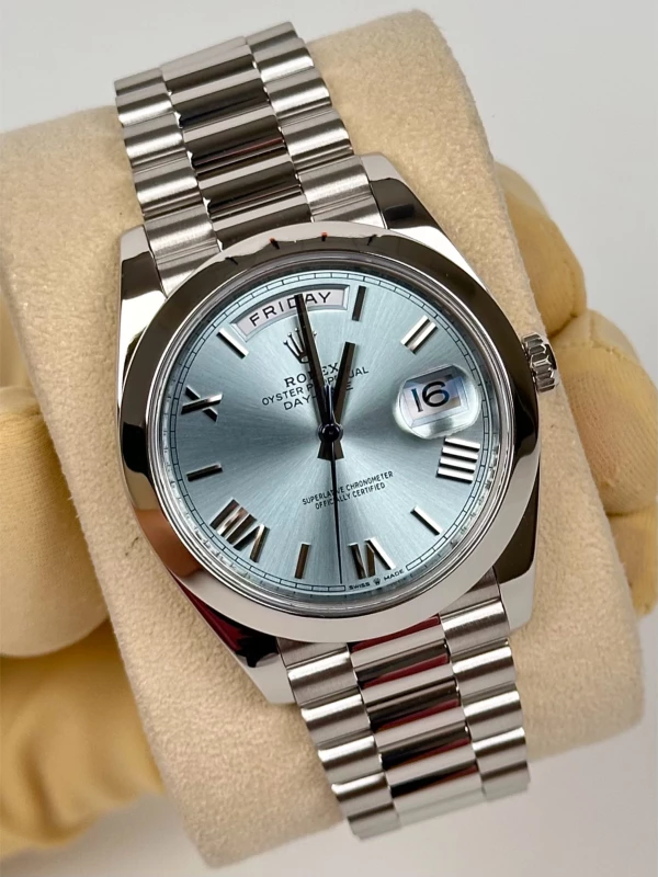 Rolex 40mm PLATINUM 228206-0044 3