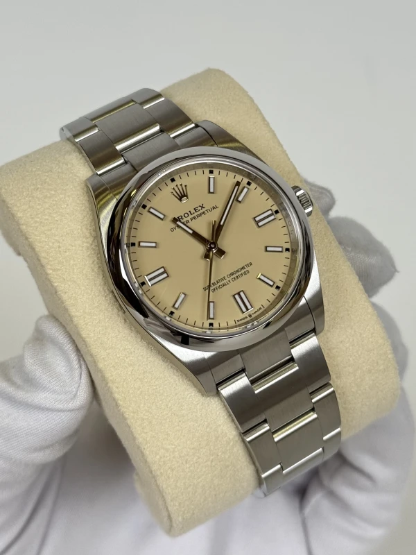 Rolex Perpetual 36 126000-0012 2