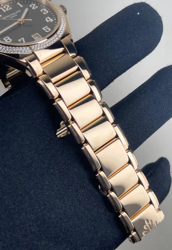 Patek Philippe 7300/1200R-001 6