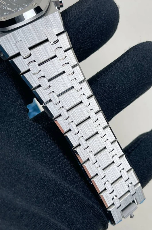 Audemars Piguet Selfwinding Chronograph 41 mm 26240ST.OO.1320ST.08 7