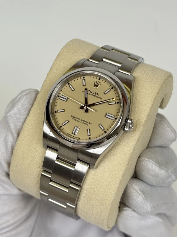 Rolex Perpetual 36 126000-0012 3