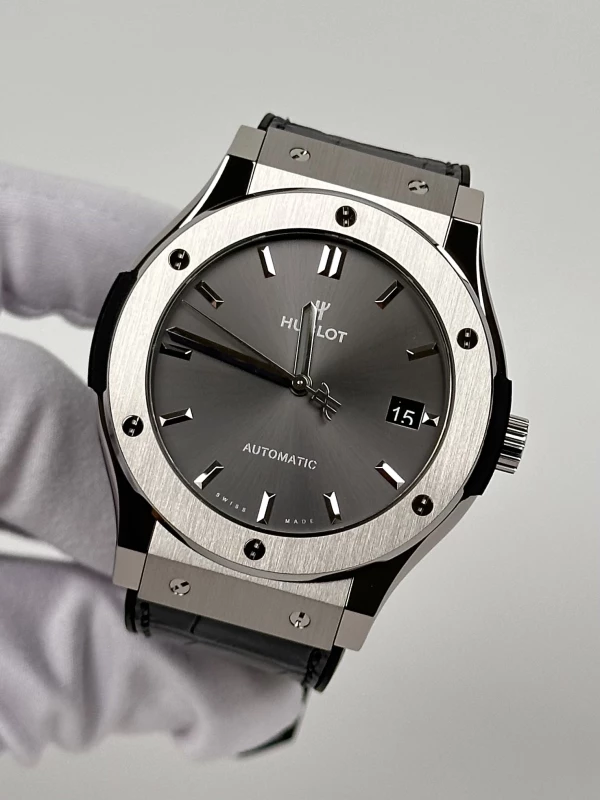 Hublot Racing Grey Titanium 45 mm 511.NX.7071.LR 4