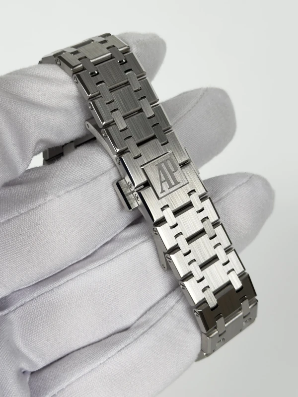 Audemars Piguet Royal Oak Selfwinding 37 mm 15550ST.OO.1356ST.08 4