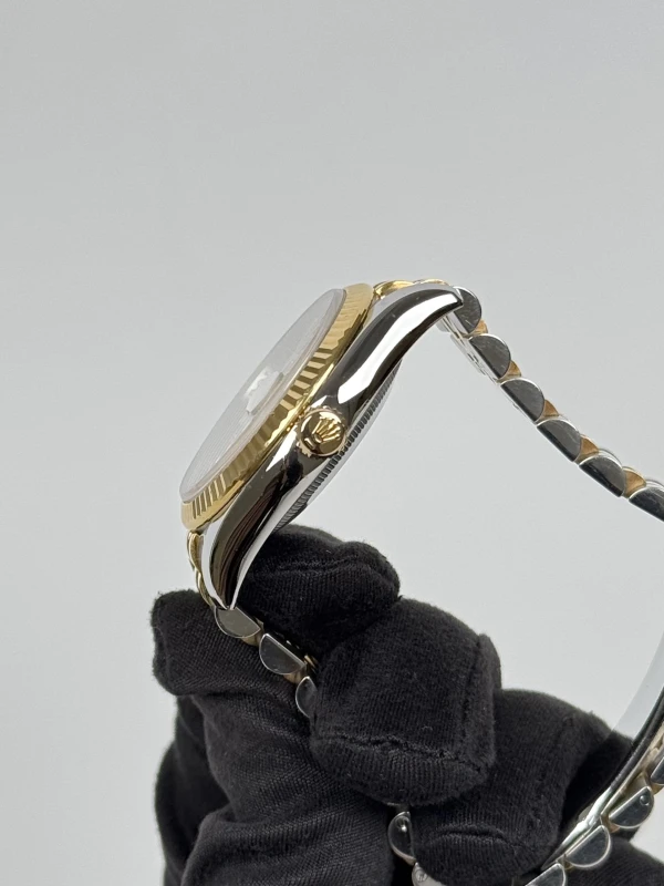 Rolex 36mm Steel and Yellow Gold  116233 4
