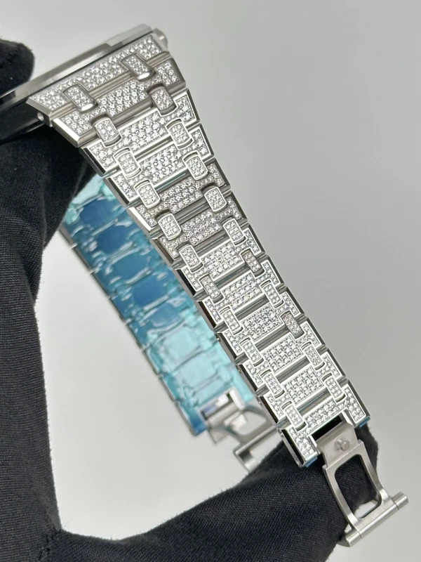Audemars Piguet Extra-Thin Royal Oak 'Jumbo' 15202BC.ZZ.1241BC.01 7