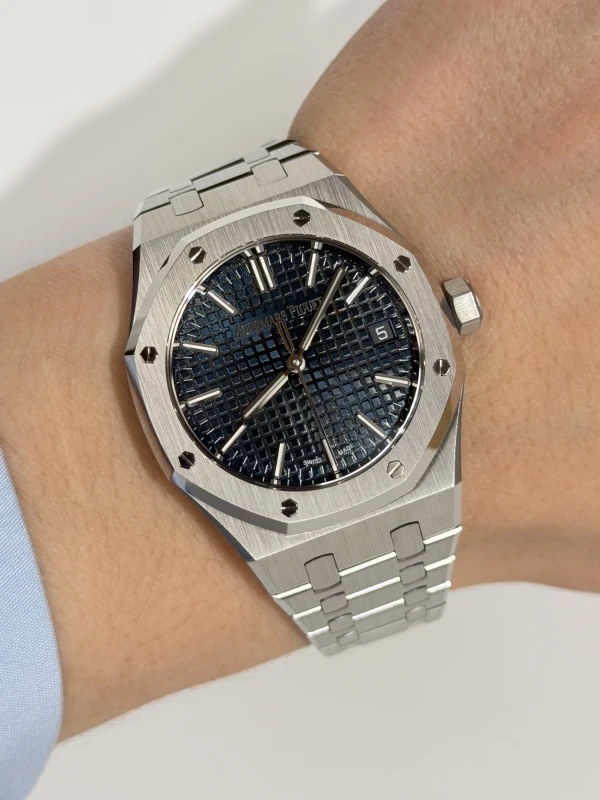 Audemars Piguet Selfwinding 37mm 15550ST.OO.1356ST.06 6