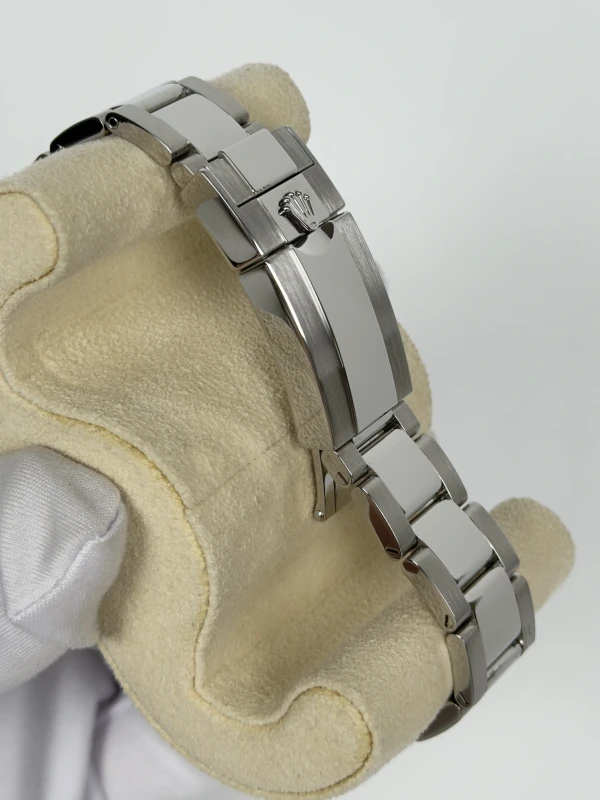 Rolex 126710GRNR-0004 4
