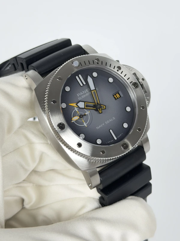 Panerai GMT Navy SEALs PAM01323 3