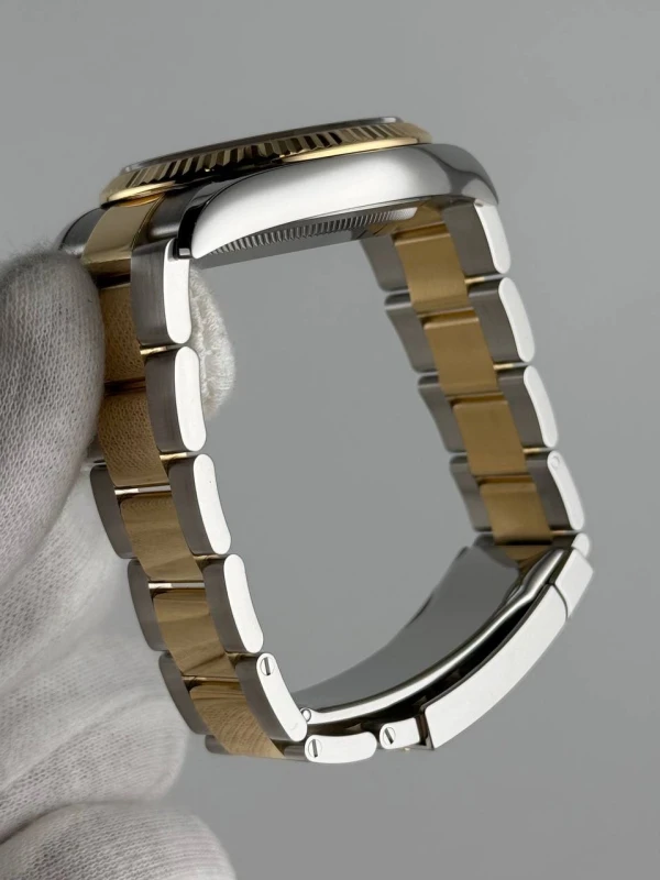 Rolex 36 mm, Oystersteel and yellow gold 126233-0026 7