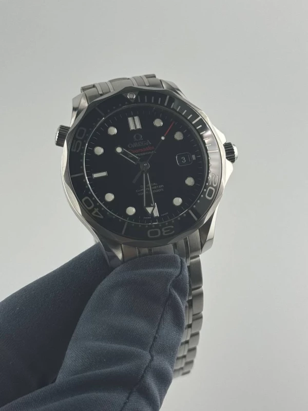 Omega Diver 300M Co-Axial 41 mm 212.30.41.20.01.003 9