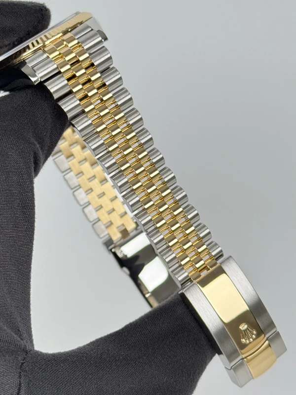 Rolex 36 MM, OYSTERSTEEL AND YELLOW GOLD 126233-0017 5