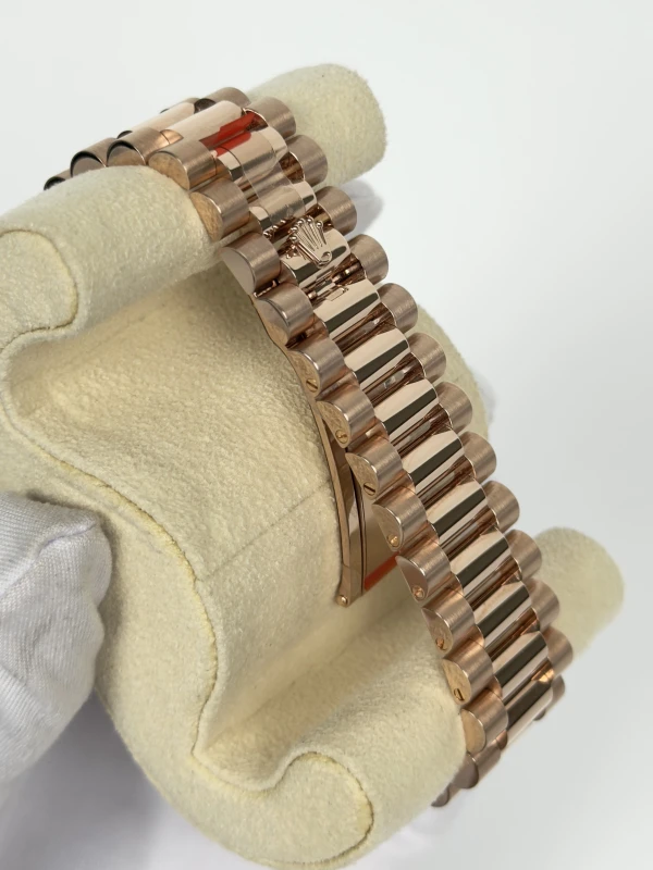Rolex 40 mm Everose Gold 228235-0025 5