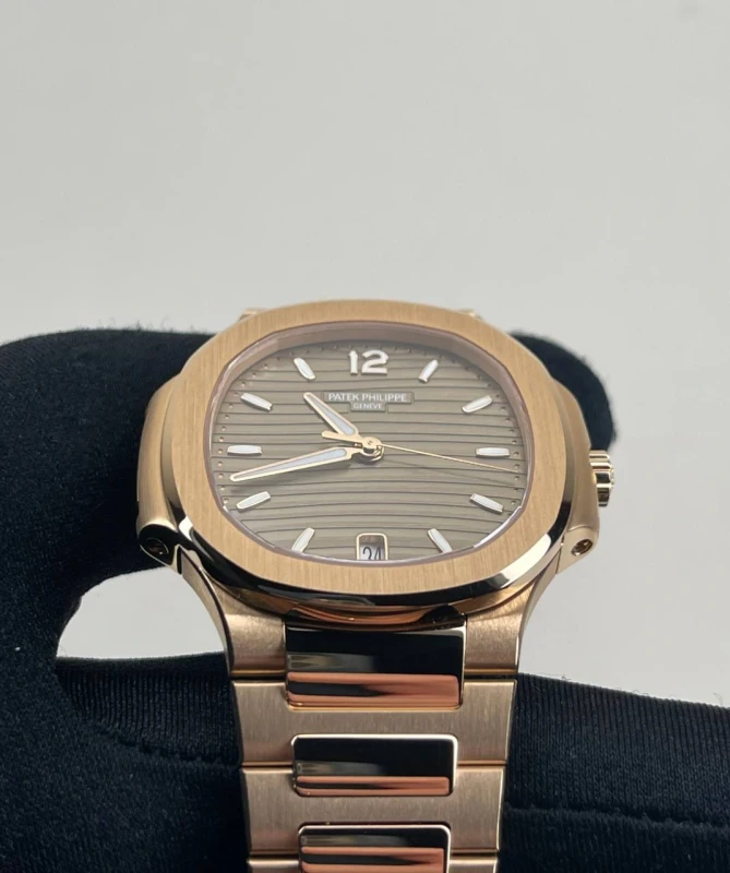Patek Philippe Lady 7118 7118/1R-010 4