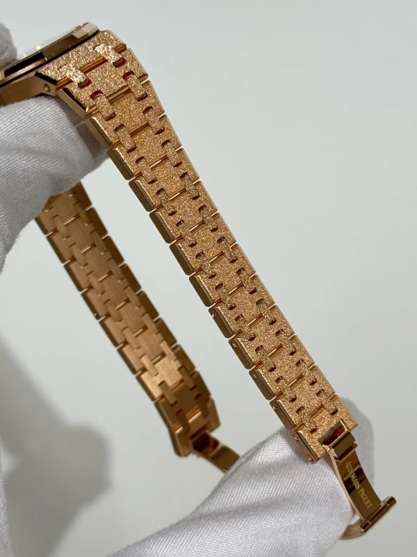 Audemars Piguet MINI FROSTED GOLD 67630OR.GG.1312OR.01 4