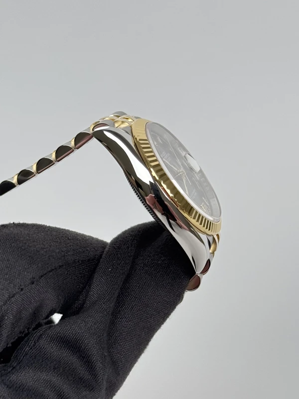 Rolex 36 mm, Oystersteel and yellow gold 126233-0025 3