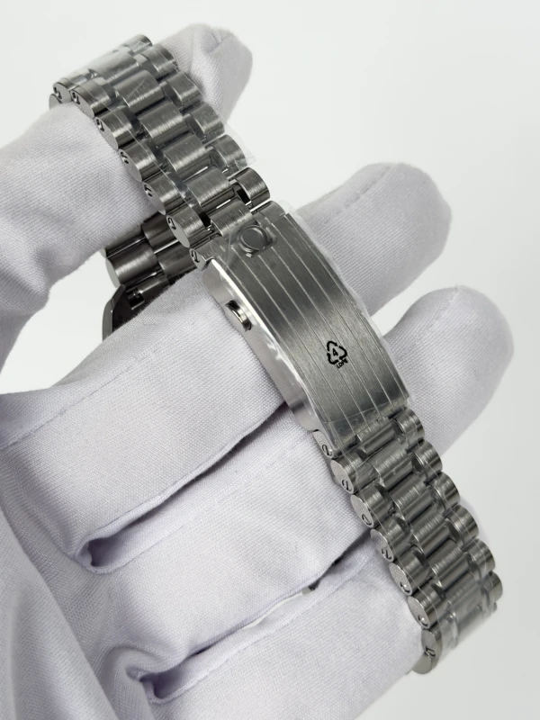 Omega MOONPHASE 304.30.43.52.01.001 4