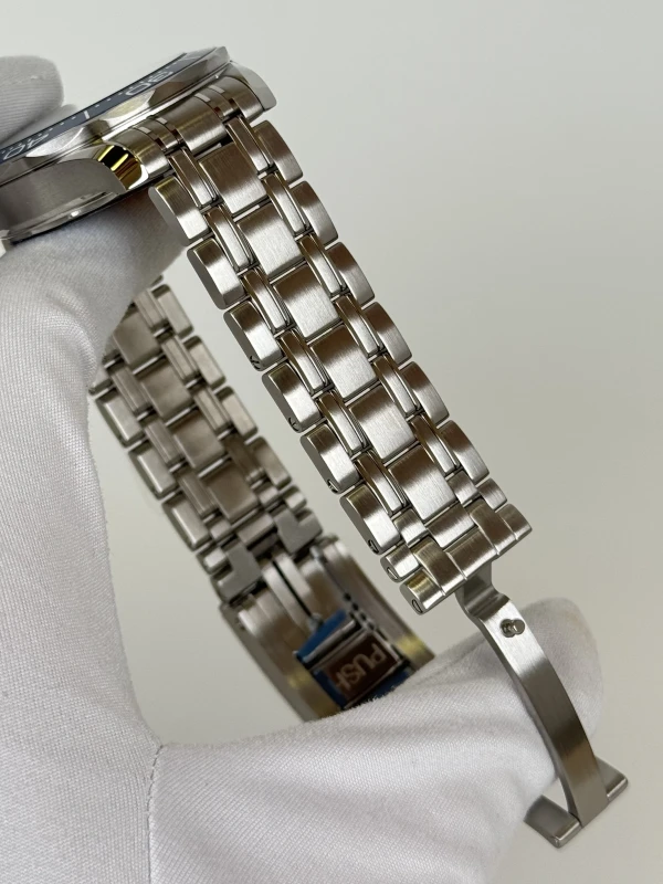 Omega DIVER 300M 210.30.42.20.04.002 4