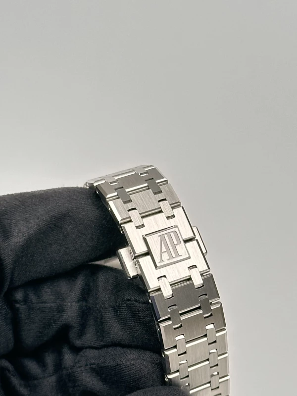 Audemars Piguet Royal Oak Selfwinding "50th Anniversary" 37 mm 15550ST.OO.1356ST.04 8