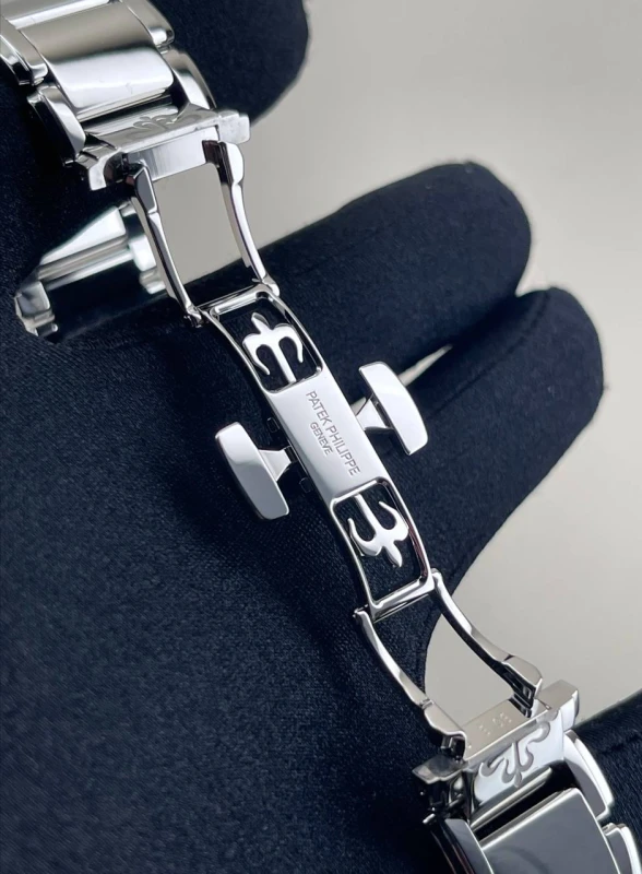 Patek Philippe 7300 7300/1200A-011 6