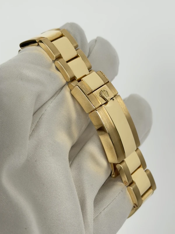 Rolex Cosmograph 40mm YellowGold Crystals Diamonds 116528 GoldCrystals Diamonds 3