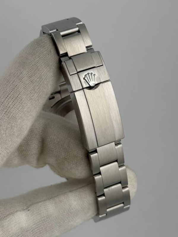 Rolex 36 mm Steel 124270-0001 9