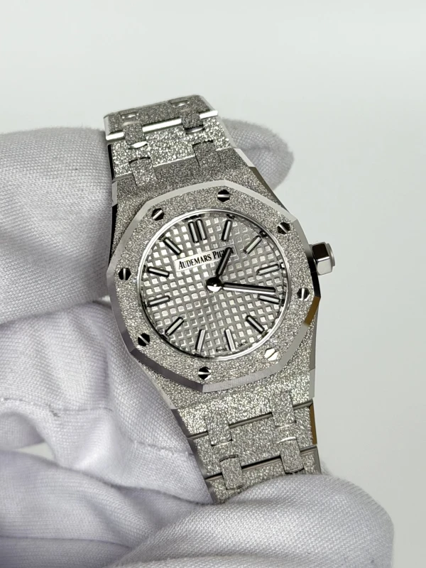 Audemars Piguet MINI FROSTED GOLD 67630BC.GG.1312BC.01-B 3