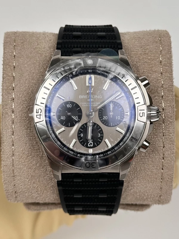 Breitling CHRONOMAT B01 42 EB0134101M1S1 2