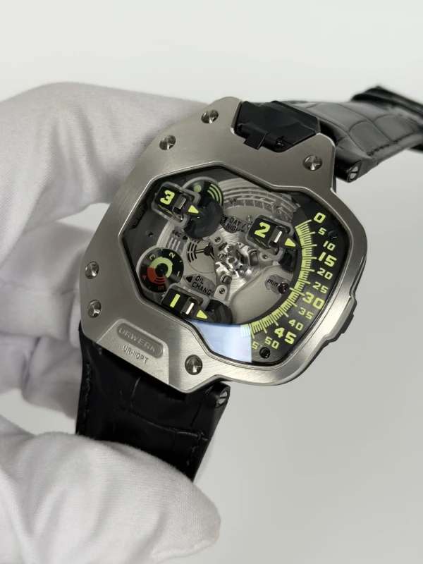 Urwerk Platinum Titanium UR-110 3