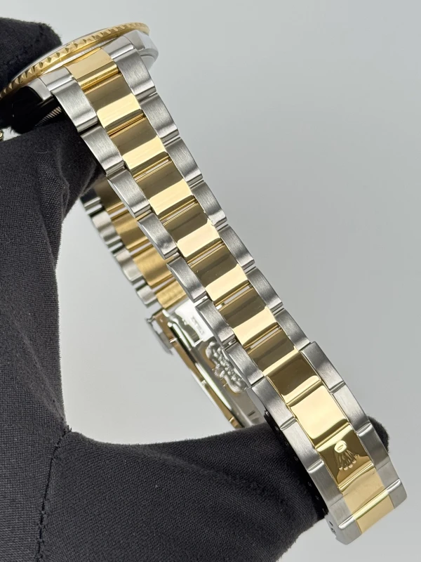 Rolex Date 40mm 16613BLU 5