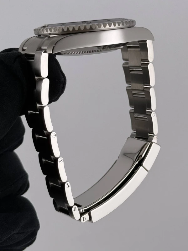 Rolex 40mm Steel 114060-0002 7