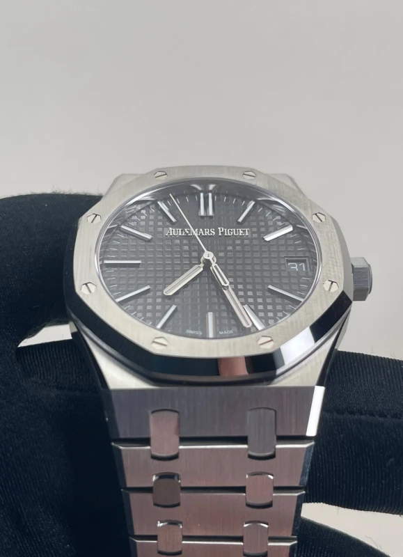 Audemars Piguet 15510ST.OO.1320ST.10 4