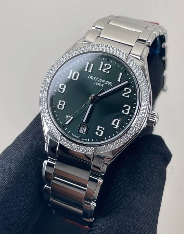 Patek Philippe Automatic 7300/1200A-011 2