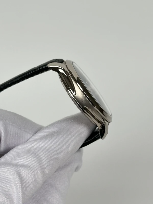 H. Moser & Cie Centre Seconds 1200-0215 5
