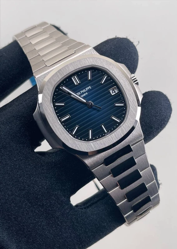 Patek Philippe NAUTILUS 5811/1G-001 3