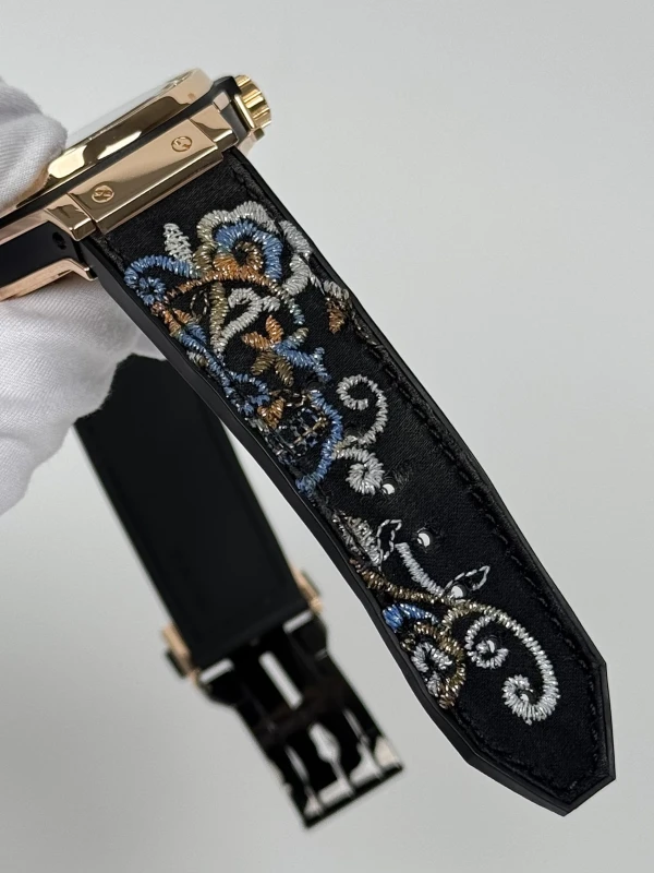Hublot Broderie Sugar Skull Gold  343.PS.6599.NR.1201 7
