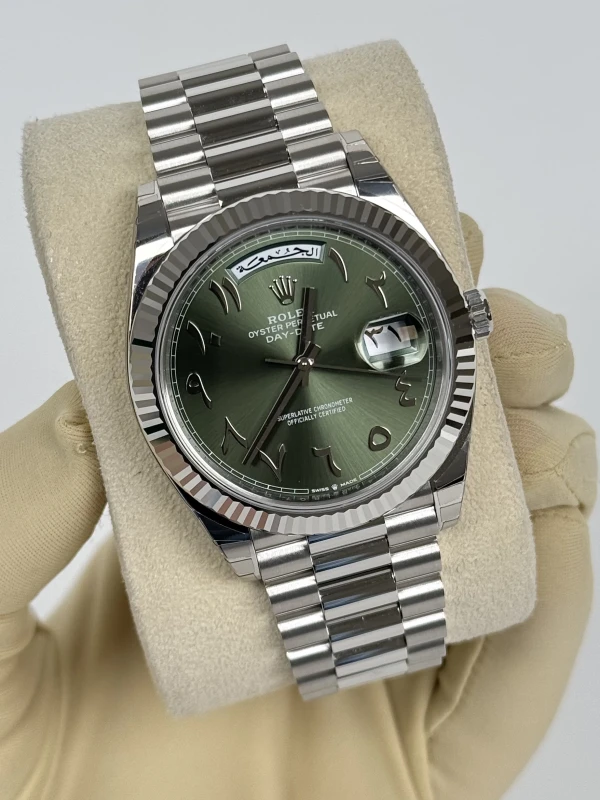 Rolex Day-Date 40 mm Platinum 228236-0017 3