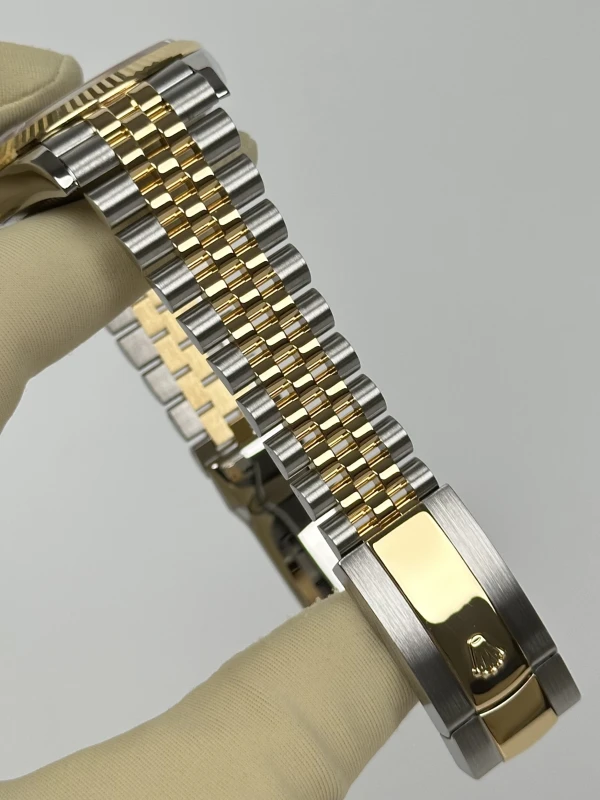 Rolex 36mm Steel and Yellow Gold 126233-0021 5
