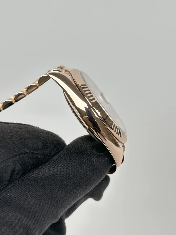 Rolex 40 mm Everose Gold  228235-0001 3