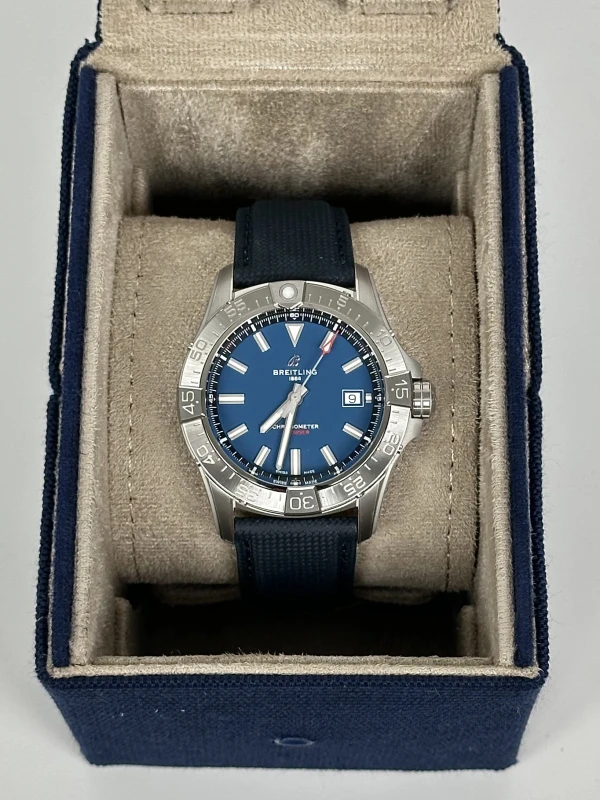 Breitling AVENGER AUTOMATIC 42 A17328101C1X1 5