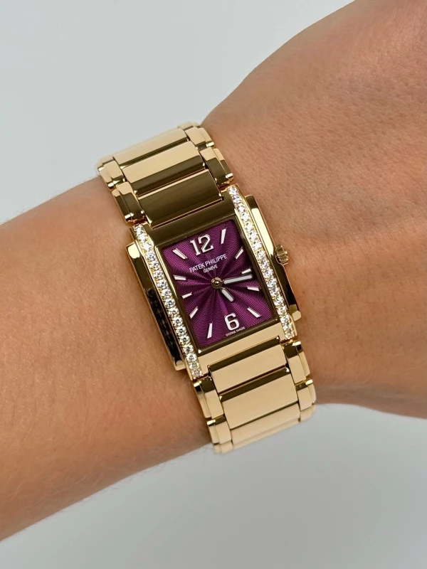 Patek Philippe 4910/1201R 8