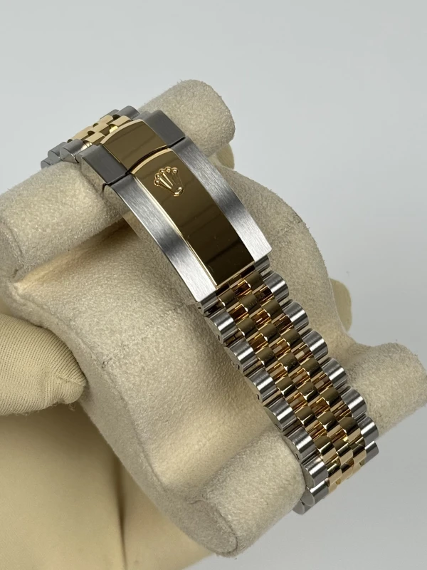 Rolex 36mm Steel and Yellow Gold 126233-0023 4