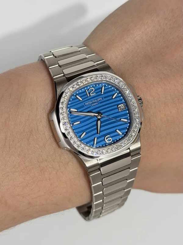 Patek Philippe 7010/1G-013 6