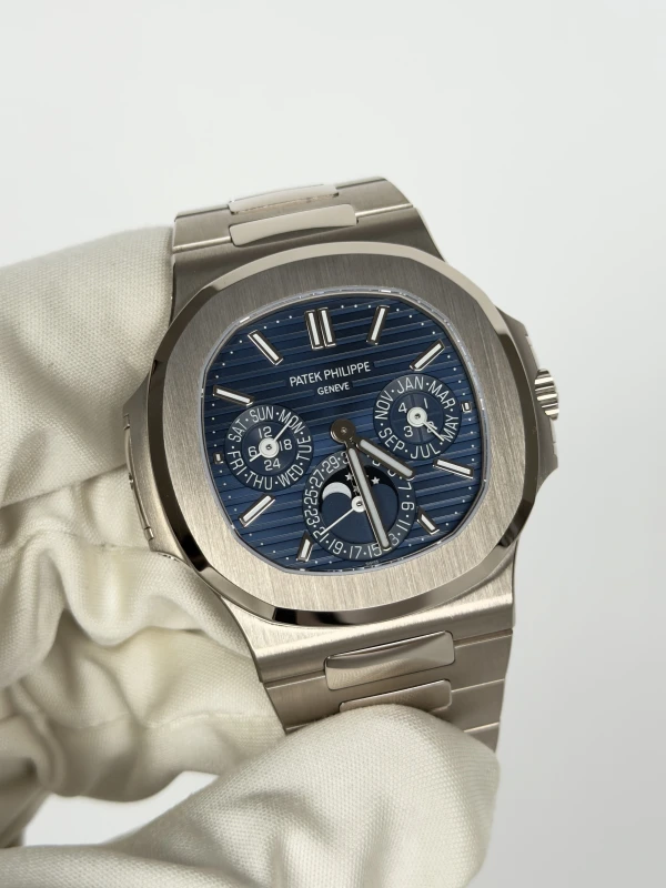 Patek Philippe 5740/1G-001 3