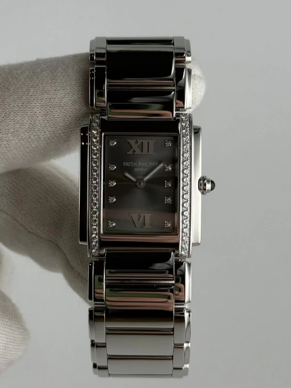 Patek Philippe 4910/10A-010 2