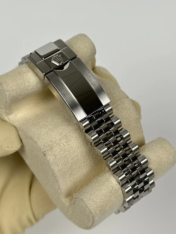 Rolex 126710GRNR-0003 4