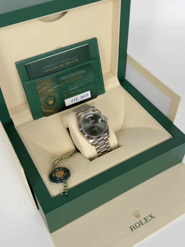 Rolex 40MM WHITE GOLD 228239-0033 7