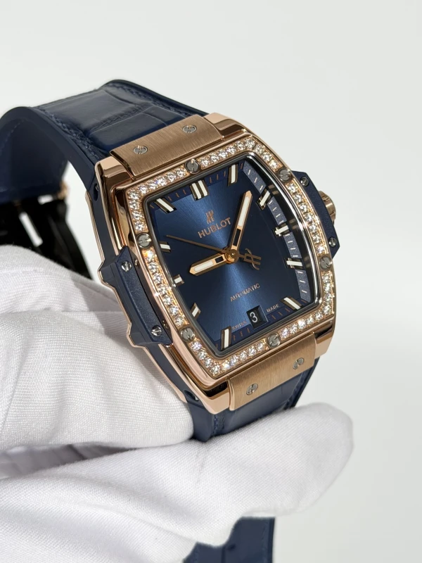 Hublot KING GOLD BLUE DIAMONDS 39 mm 665.OX.7180.LR.1204 2